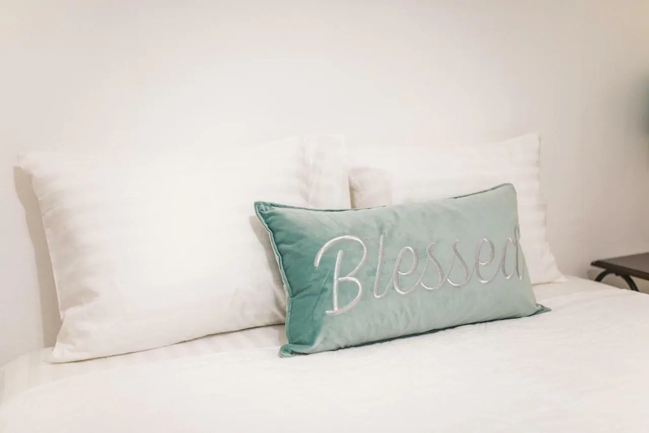 New Kingston Luxury Apartment Chelsea